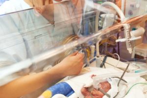 Die Physik der frühgeborenen Lunge: Warum mechanische Beatmung Frühchen-Lungen schaden kann