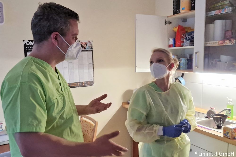 Perspektivwechsel für Landtagsabgeordneten Stephan Tiesler im Linimed-Pflegepraktikum