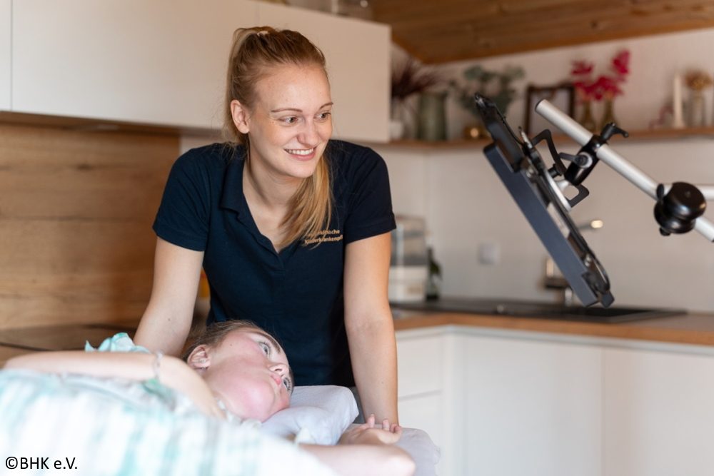 BHK e.V. und Pflegefachkräfte zeigen: Häusliche Kinderkrankenpflege verändert Leben