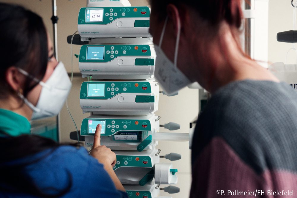 FH-Forschungsteam zu Besuch im HDZ NRW: Akademisierung der Pflege unverzichtbar für erfolgreiche Arbeit